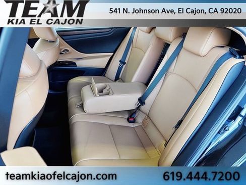 Used 2023 Lexus ES 300h w/ Premium Package image 18