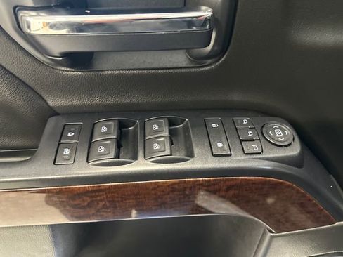 Used 2018 GMC Sierra 1500 SLT image 32