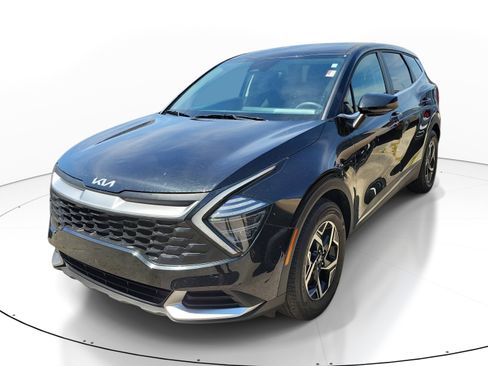 Used 2025 Kia Sportage LX image 3