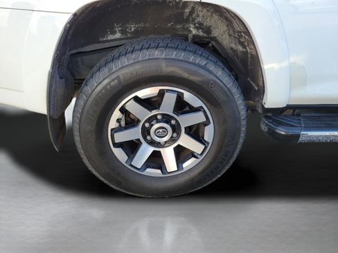 Used 2017 Toyota 4Runner TRD Off-Road Premium AWD/4WD image 21
