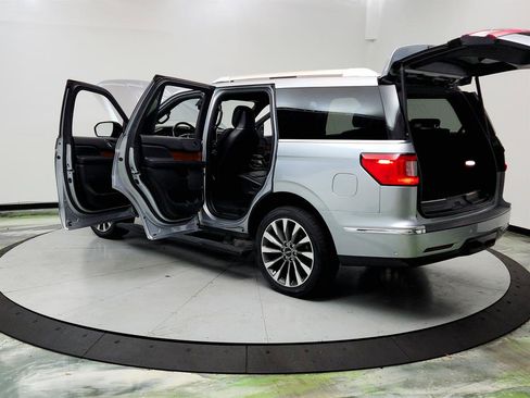 Used 2020 Lincoln Navigator Reserve image 12
