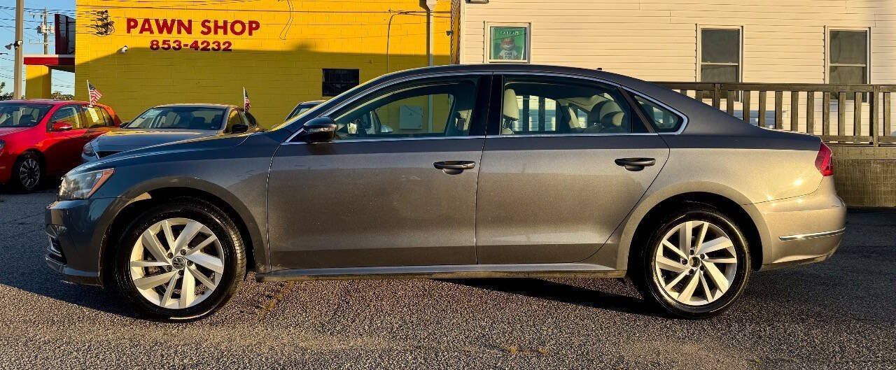 Used 2018 Volkswagen Passat 2.0T SE FWD image 2