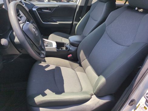 Used 2025 Toyota RAV4 XLE AWD/4WD image 16