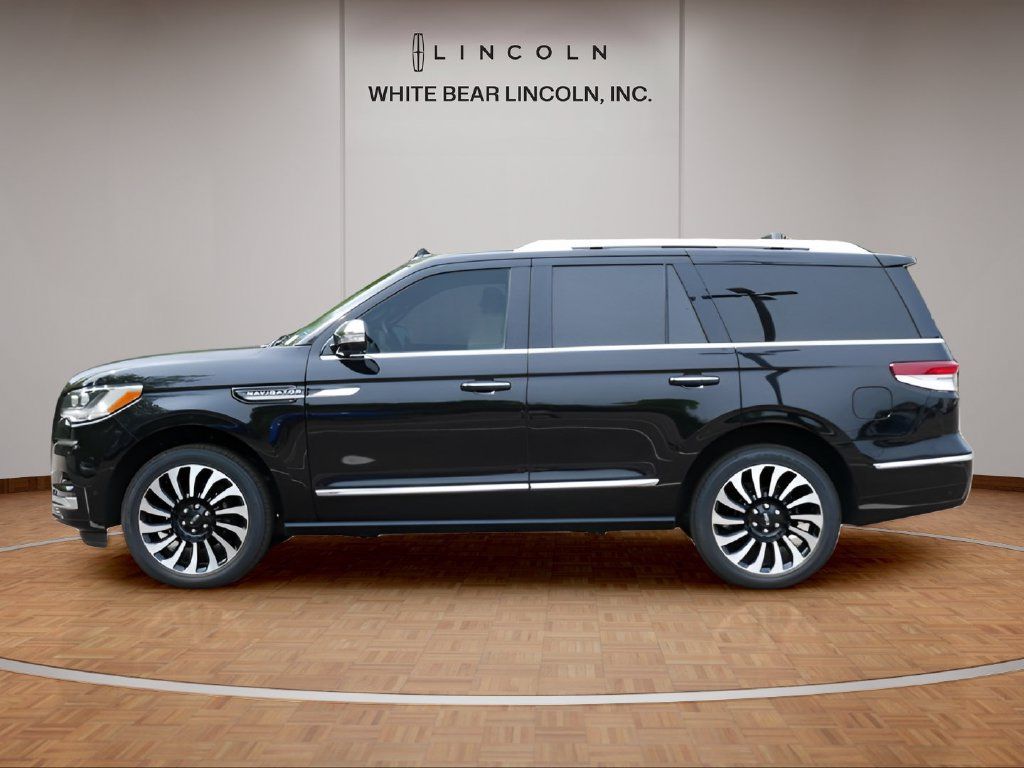 Used 2024 Lincoln Navigator Black Label AWD/4WD image 8