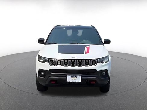 Used 2025 Jeep Compass Trailhawk AWD/4WD image 10