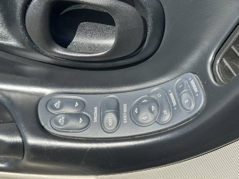 Used 2002 Chevrolet Corvette Coupe w/ Preferred Equipment Group2 RWD image 18