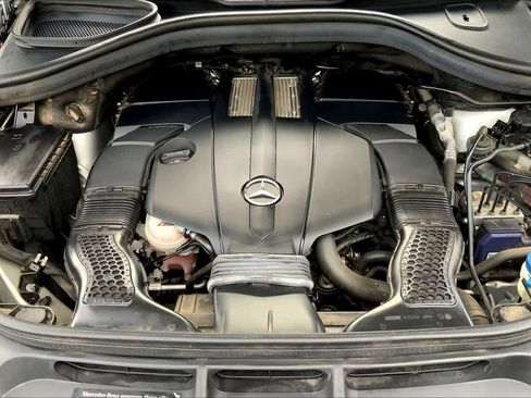 Used 2017 Mercedes-Benz GLS 450 4MATIC image 32