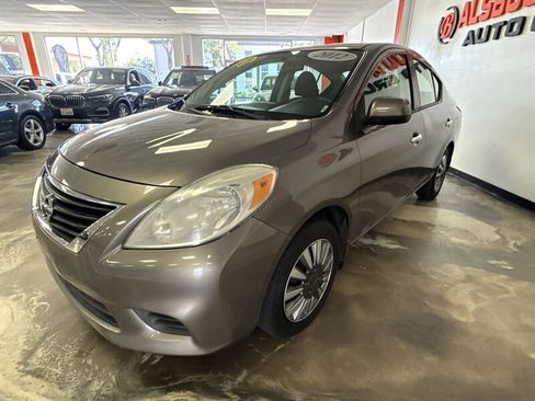 Used 2012 Nissan Versa SV w/ Convenience Pkg image 7