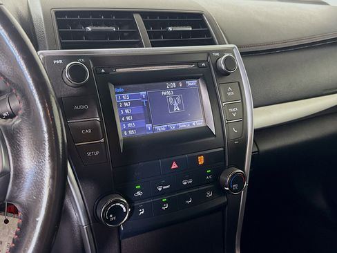 Used 2016 Toyota Camry SE image 18
