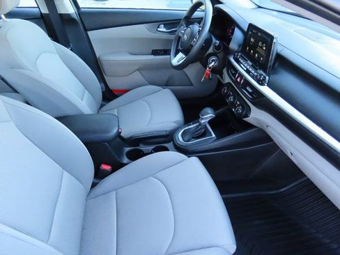 Used 2020 Kia Forte LXS image 11