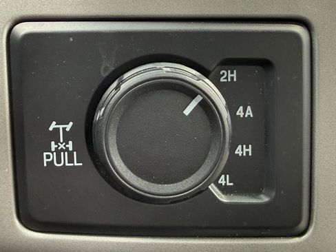 Used 2017 Ford F150 Lariat w/ Equipment Group 502A Luxury AWD/4WD image 32