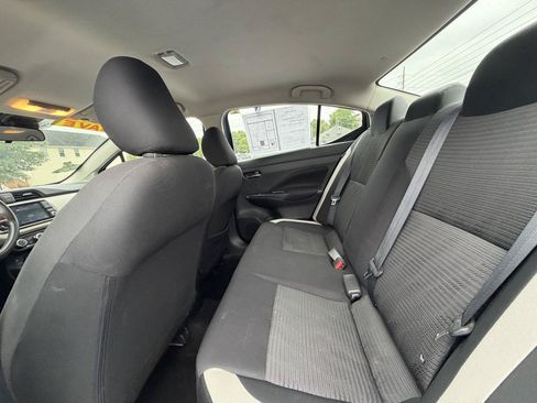 Used 2021 Nissan Versa SV FWD image 10