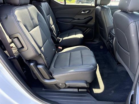 Used 2023 Chevrolet Traverse RS AWD/4WD image 22