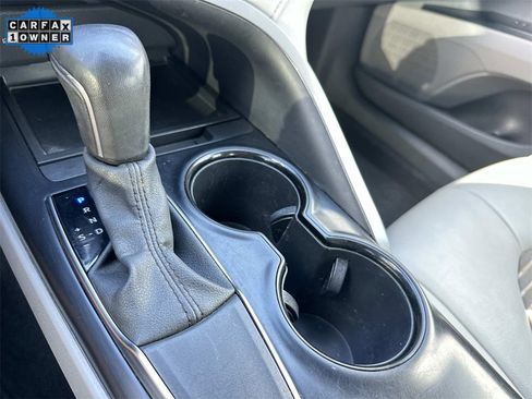 Used 2020 Toyota Camry SE image 20