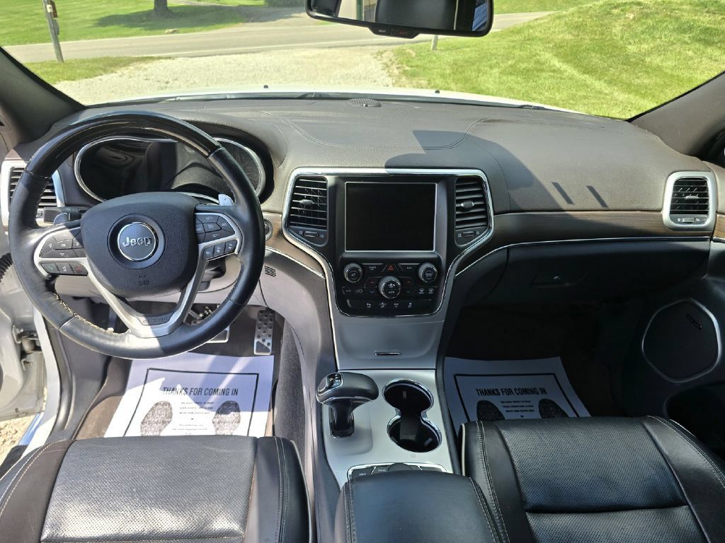 Used 2015 Jeep Grand Cherokee Overland w/ Advanced Technology Group AWD/4WD image 17
