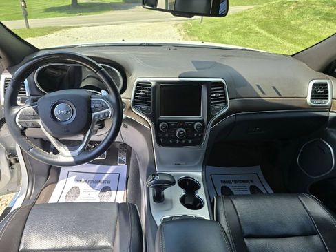 Used 2015 Jeep Grand Cherokee Overland w/ Advanced Technology Group AWD/4WD image 17