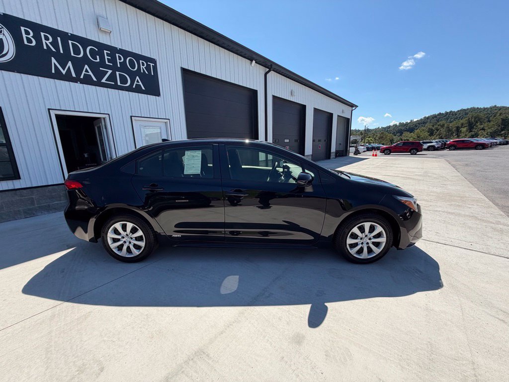 Used 2024 Toyota Corolla LE AWD/4WD image 5