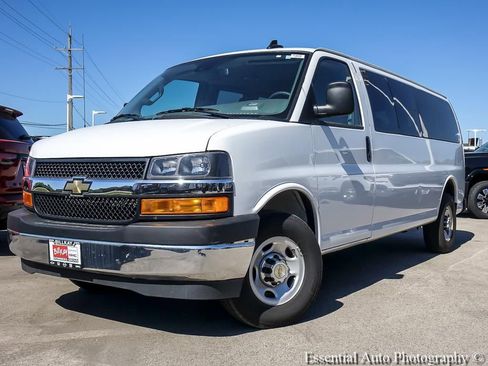 Used 2024 Chevrolet Express 3500 LT w/ LT Preferred Equipment Group RWD image 2