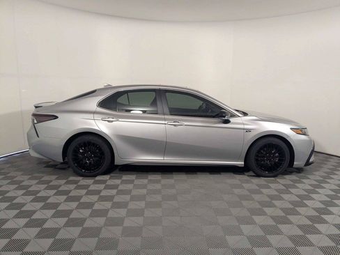 Used 2024 Toyota Camry SE FWD image 5