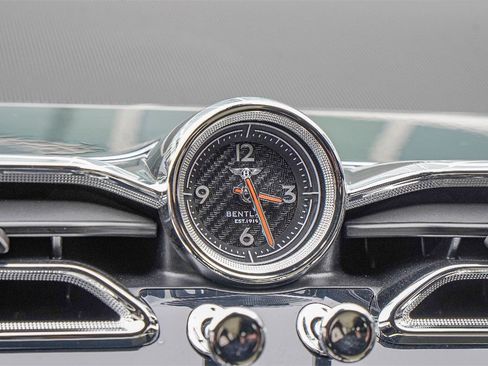 Certified 2024 Bentley Bentayga Extended Wheelbase image 28