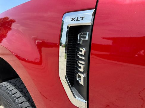 Used 2022 Ford F250 XLT w/ XLT Premium Package AWD/4WD image 41