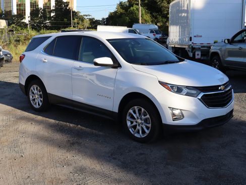 Used 2019 Chevrolet Equinox LT FWD image 2