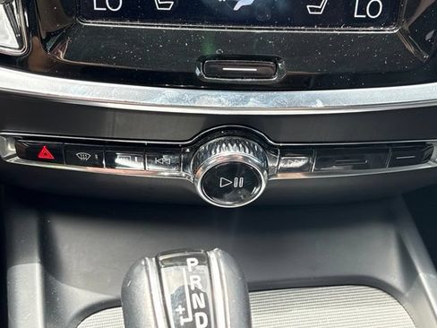 Used 2019 Volvo S60 T6 R-Design AWD/4WD image 24