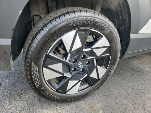 Used 2024 Hyundai Kona SEL AWD/4WD image 7