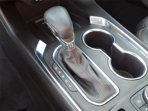 Used 2023 Chevrolet Traverse High Country image 12