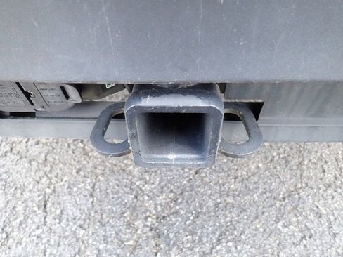 Used 2024 Ford Explorer XLT w/ Class IV Trailer Tow Package image 9