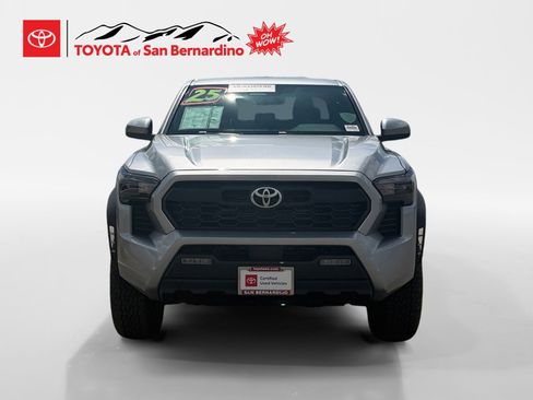Certified 2025 Toyota Tacoma TRD Off-Road image 8