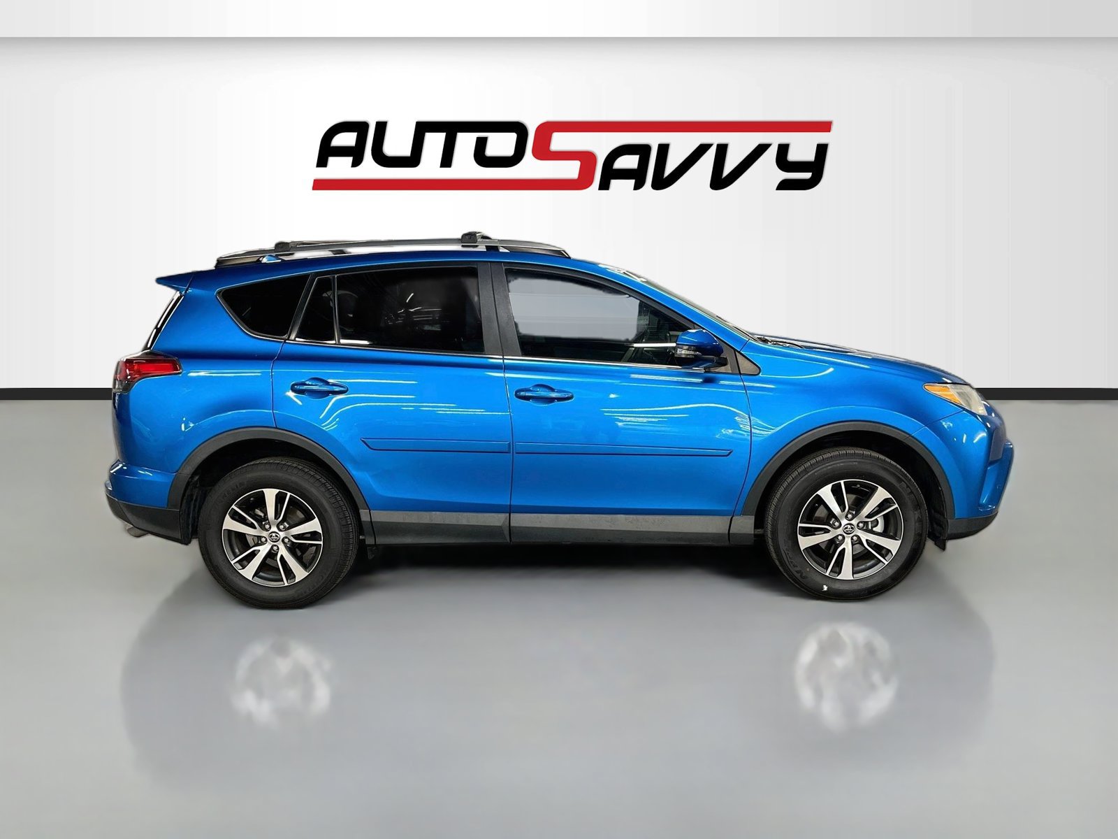 Used 2017 Toyota RAV4 XLE FWD image 8