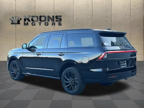 New 2026 Lincoln Navigator Reserve w/ Jet Appearance Package AWD/4WD image 3