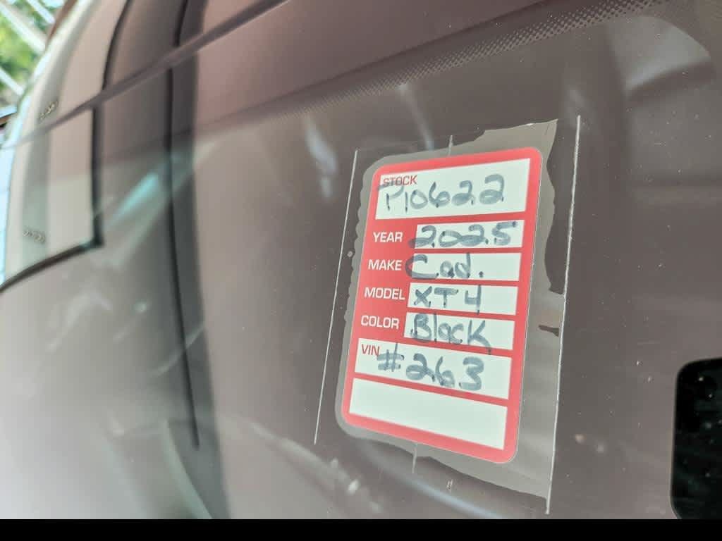 Used 2025 Cadillac XT4 Premium Luxury AWD/4WD image 29