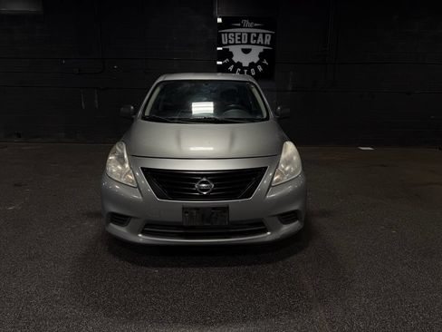 Used 2014 Nissan Versa S Plus FWD image 9