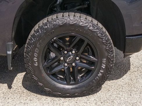 Used 2023 Chevrolet Silverado 1500 LT Trail Boss w/ Convenience Package II AWD/4WD image 5