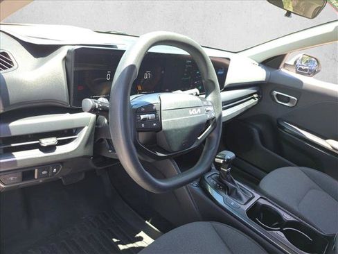 Used 2025 Kia K4 FWD image 10