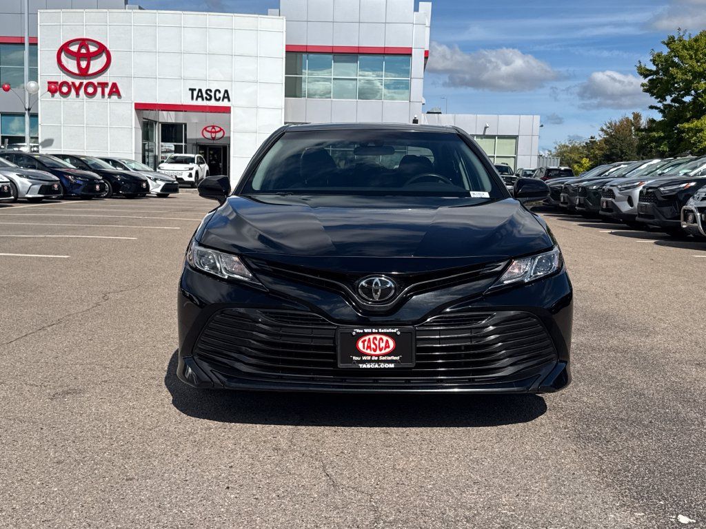 Used 2019 Toyota Camry LE FWD image 2