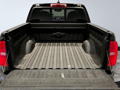 Used 2022 Chevrolet Colorado Z71 w/ Z71 Midnight Edition image 7