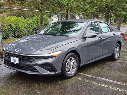 New 2026 Hyundai Elantra SE FWD image 2