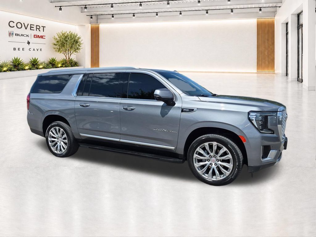 Used 2022 GMC Yukon XL Denali RWD image 16