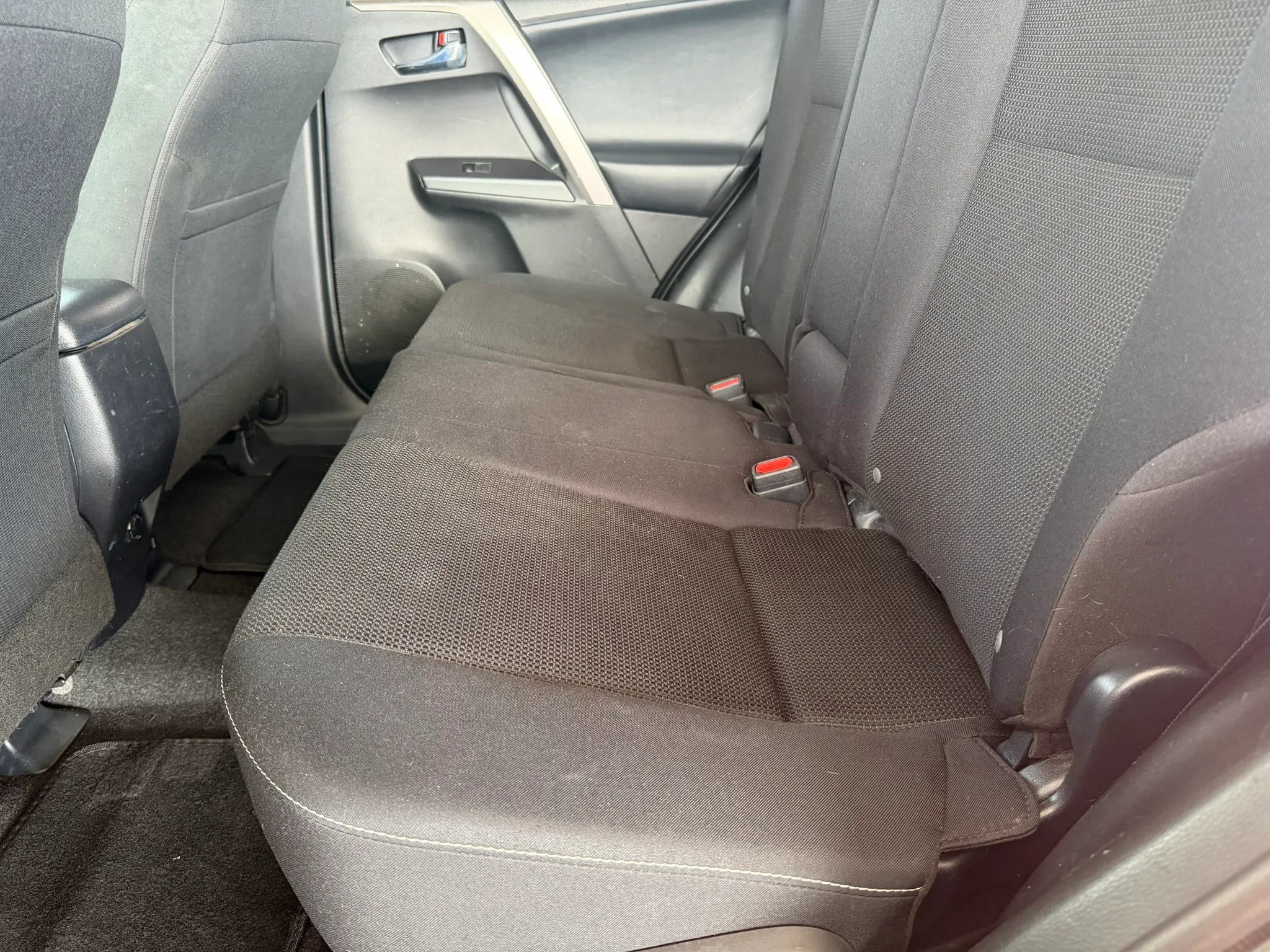 Used 2016 Toyota RAV4 XLE w/ Convenience Package AWD/4WD image 10