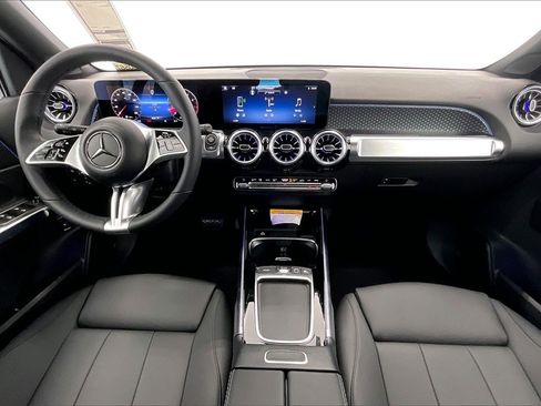New 2025 Mercedes-Benz GLB 250 4MATIC image 5