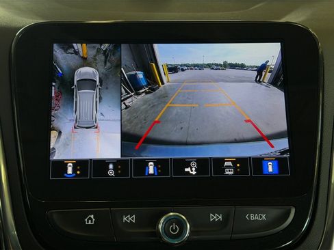Used 2023 Chevrolet Equinox Premier FWD image 21