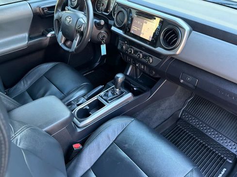 Used 2019 Toyota Tacoma SR5 image 17