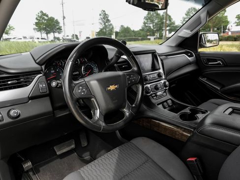 Used 2020 Chevrolet Tahoe LS RWD image 3