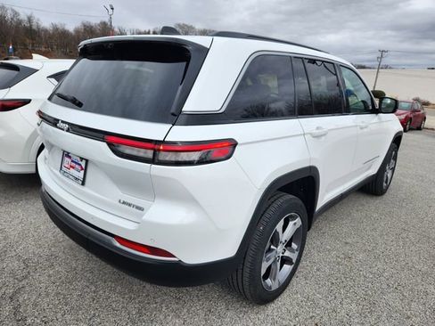 New 2026 Jeep Grand Cherokee Limited w/ Luxury Tech Group II AWD/4WD image 3