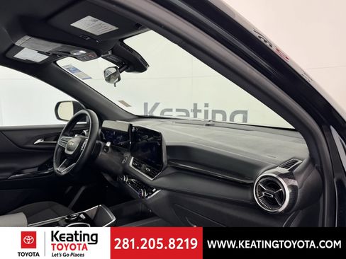 Used 2026 Chevrolet Equinox LT FWD image 21