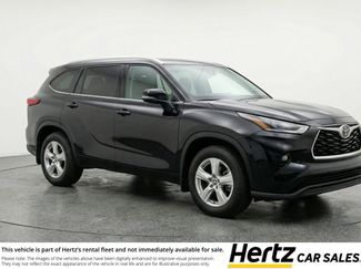 Used 2025 Toyota Highlander LE video 1