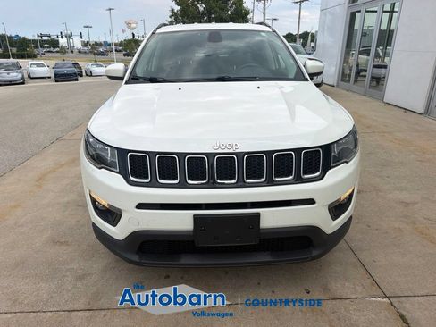 Used 2018 Jeep Compass Latitude w/ Popular Equipment Group FWD image 2